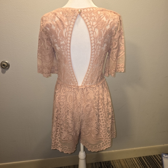 EUC Altar'd State Pink/Mauve/Dusty Rose Size Small Lace Boho Romper Cottagecore - Picture 4 of 6